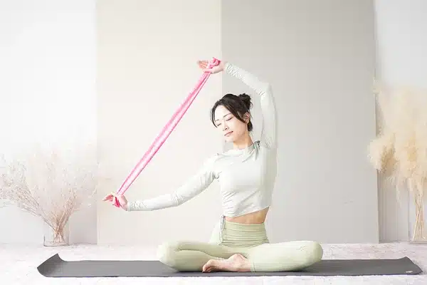 肩こり解消ヨガ